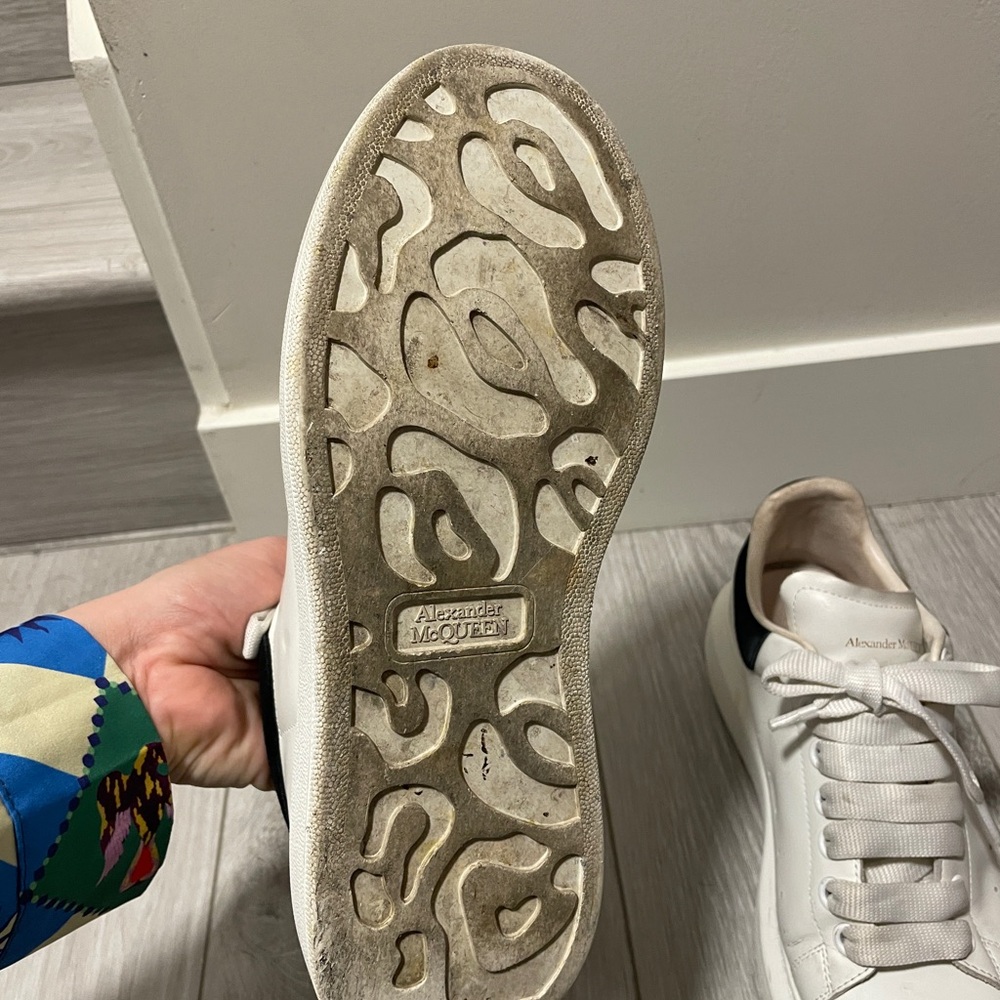 Alexander McQueen White and Black Platform Sneakers - Picture 5 of 11